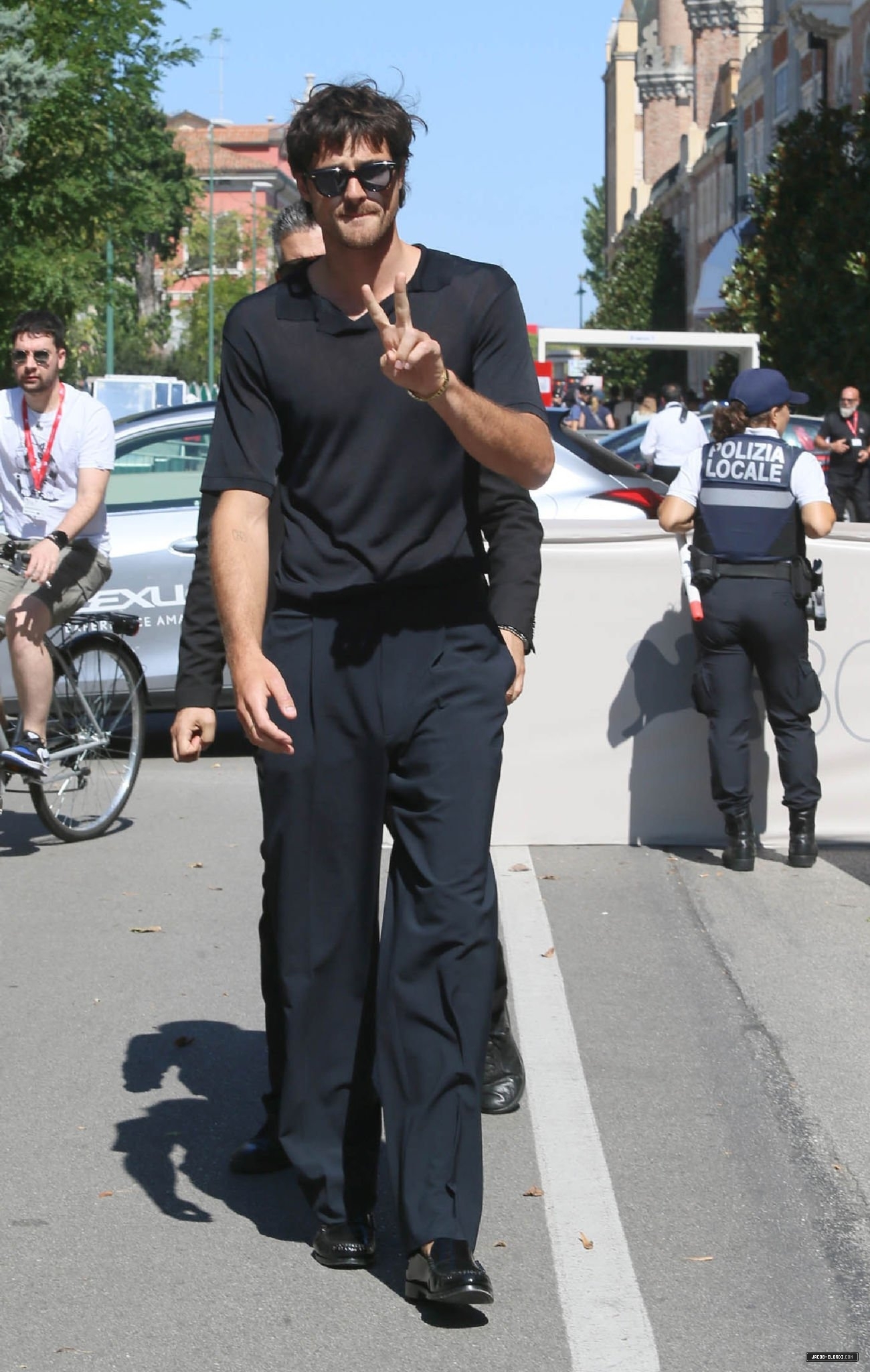 201.jpg